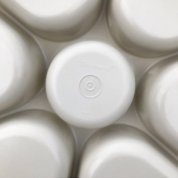 Vintage Tupperware Veg/Fruit/Chips and Dip Set w/Cover --  2 Piece Set - Picture 6 of 15